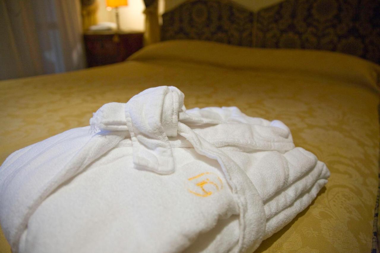 Hotel Giardino San Lorenzo in Campo Eksteriør bilde
