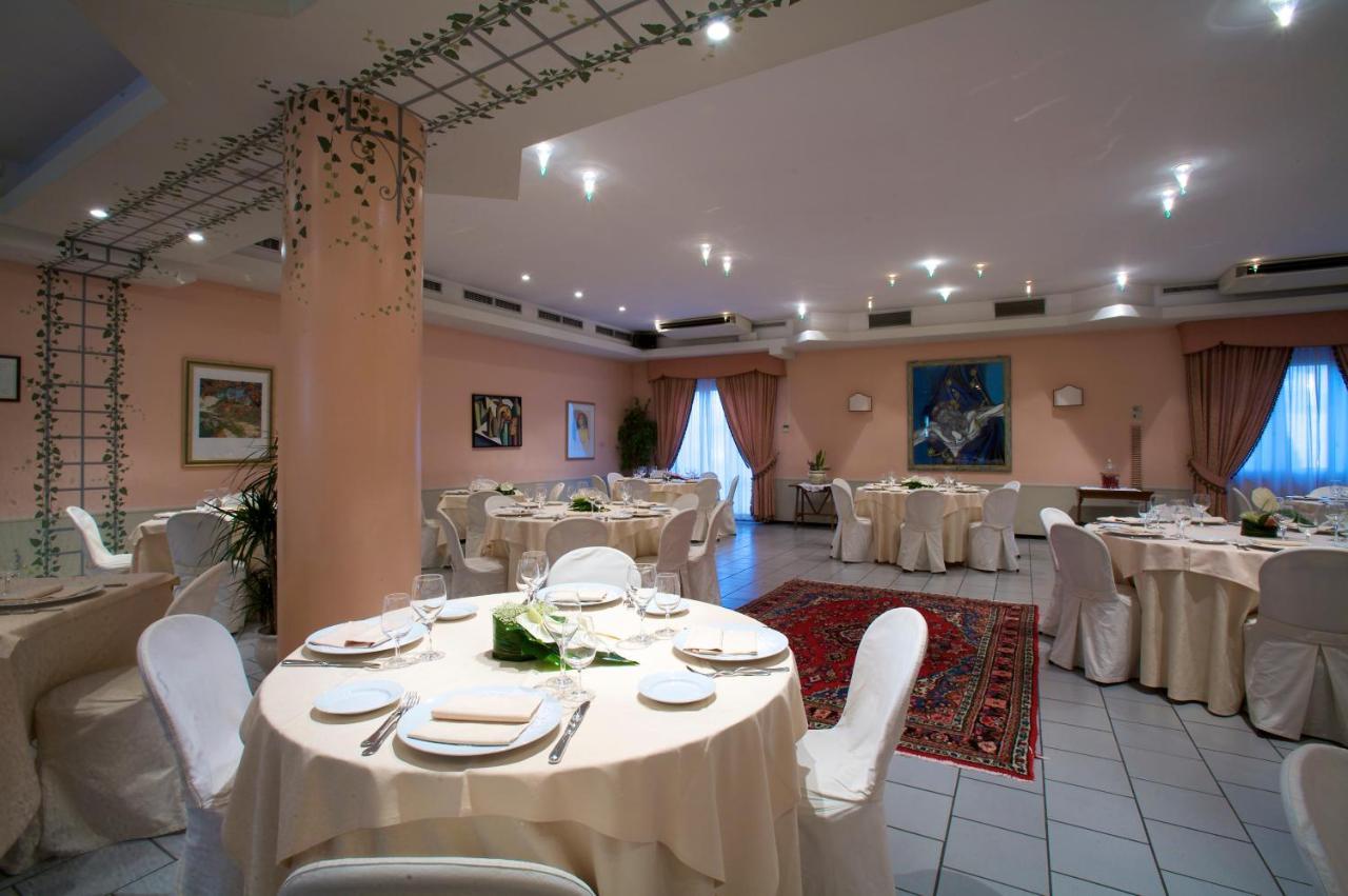 Hotel Giardino San Lorenzo in Campo Eksteriør bilde